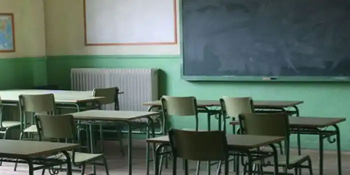 Régimen se debate entre la educación por Internet o la presencial por el Covid-19