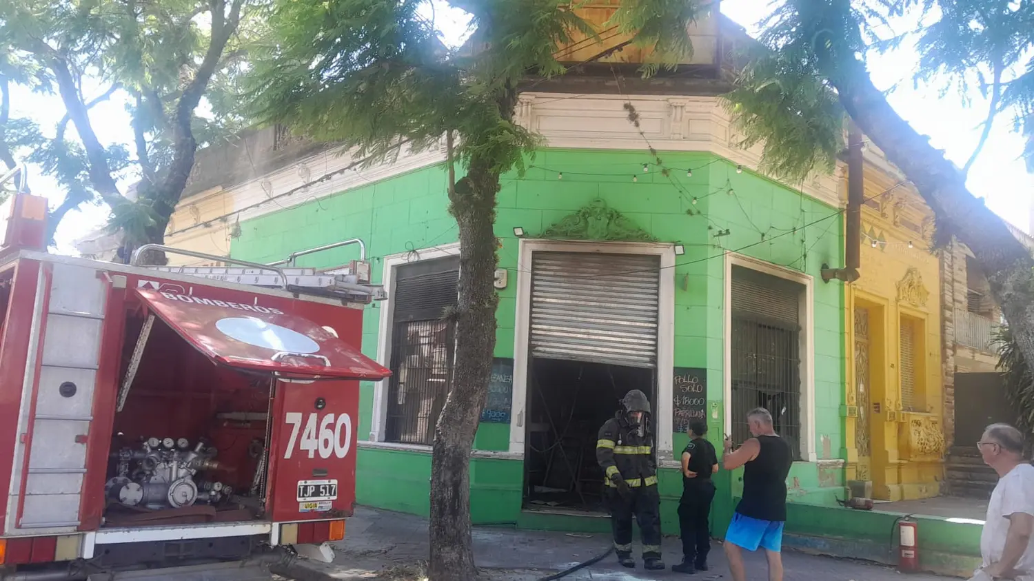 Se prendió fuego la parrilla de una brasería de barrio Alberdi