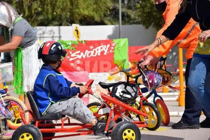 Rufino volvió a las escuelas con la “Mini ciudad vial”