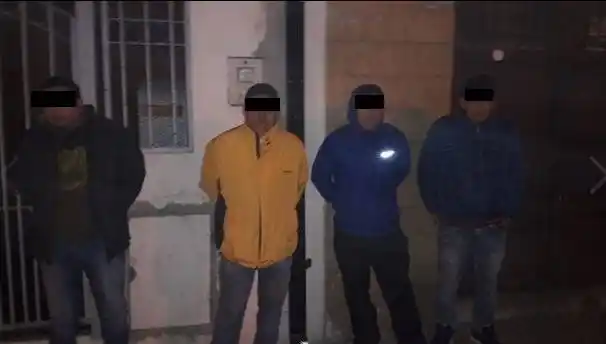 Lanús: En control preventivo, detuvieron a cuatro personas y secuestran 31 celulares robados