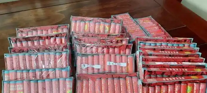 Los petardos son uno de los productos más vendidos.