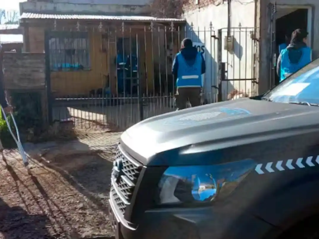 La Policía detuvo al sospechoso en una vivienda de Florencio Varela tras una intensa búsqueda. (Foto: Policía de la Ciudad).