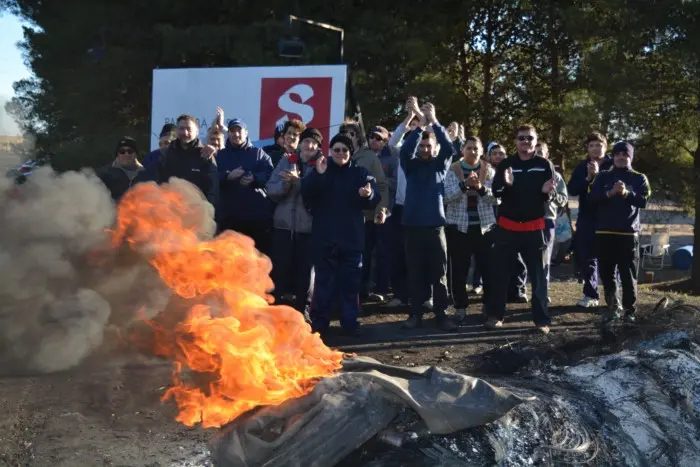 Tornquist: Trabajadores bloquean una papelera por el despido de un compañero 