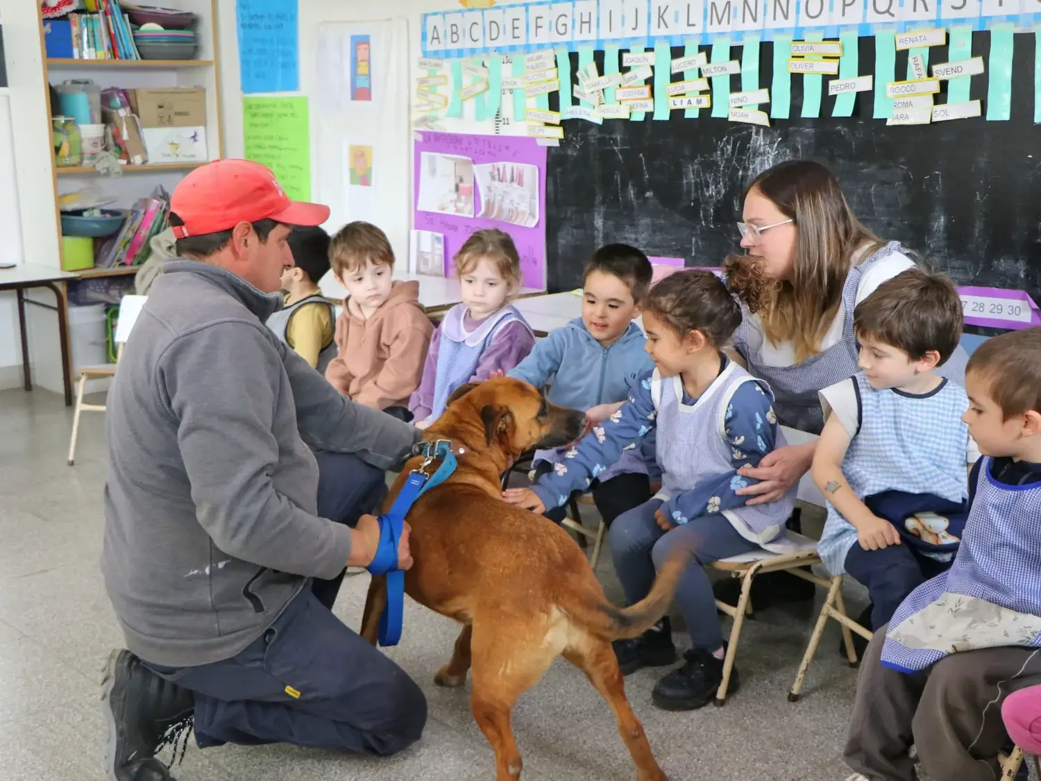 Enseñan sobre tenencia responsable de animales a niños de un jardín de infantes en San Cayetano