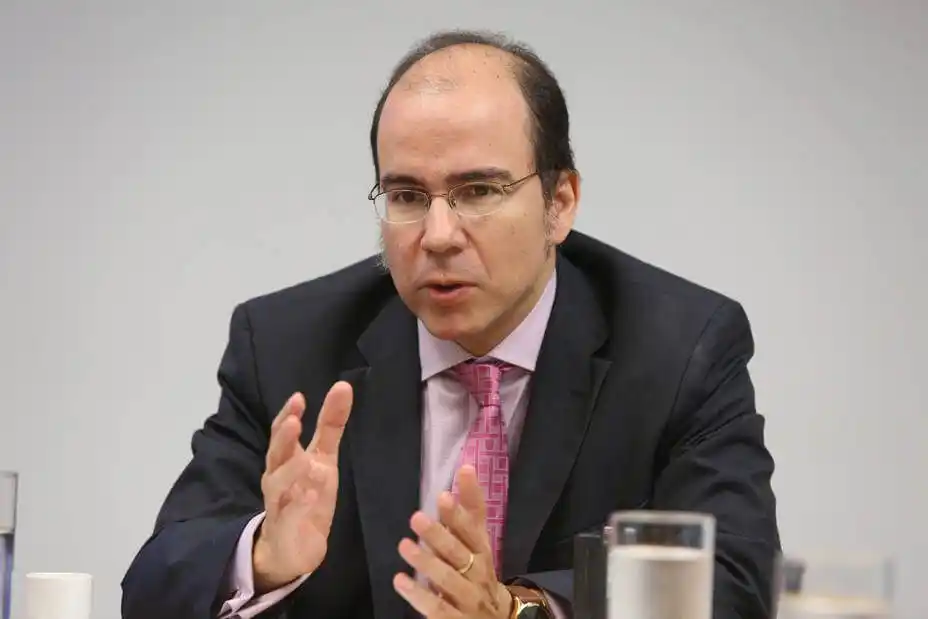 Aranceles contra países que compren petróleo a Venezuela  «tienen poco sentido y son  ilegales»: Francisco Rodríguez