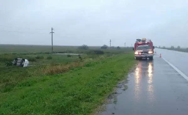 Viajaba hacia Urdinarrain y volcó en la Autovía General Artigas 