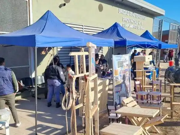 La Policía concretó la 14.ª edición de la Feria Artesanal Penitenciaria en cuatro unidades