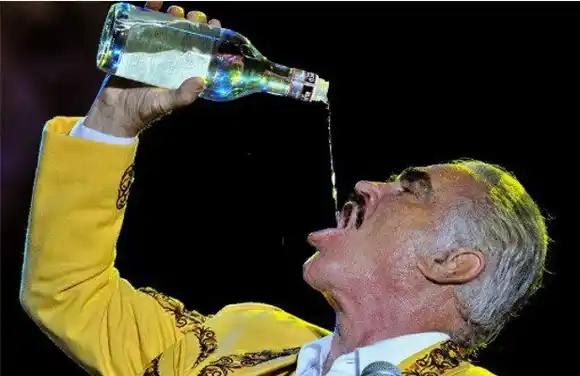 Libro revela tragedias y éxito de Vicente Fernández