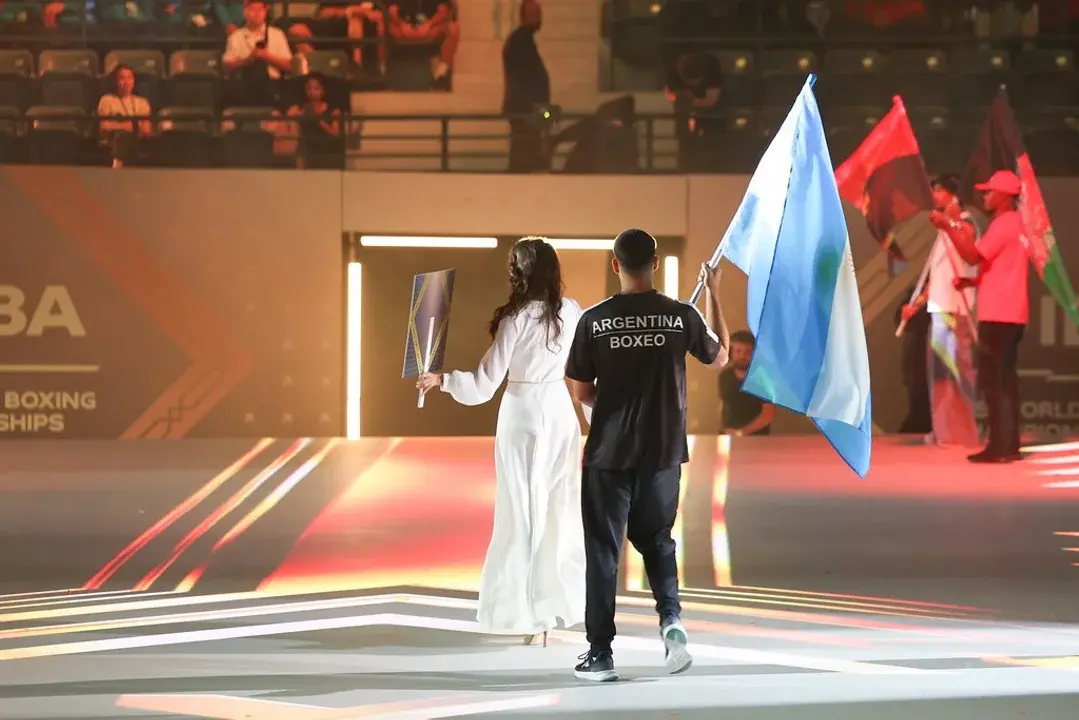 Matía Verón, el abanderado de la delegación argentina en Dubai.Foto:Prensa IBA