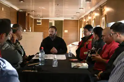 Azcué organizó la reunión para canalizar donaciones a damnificados