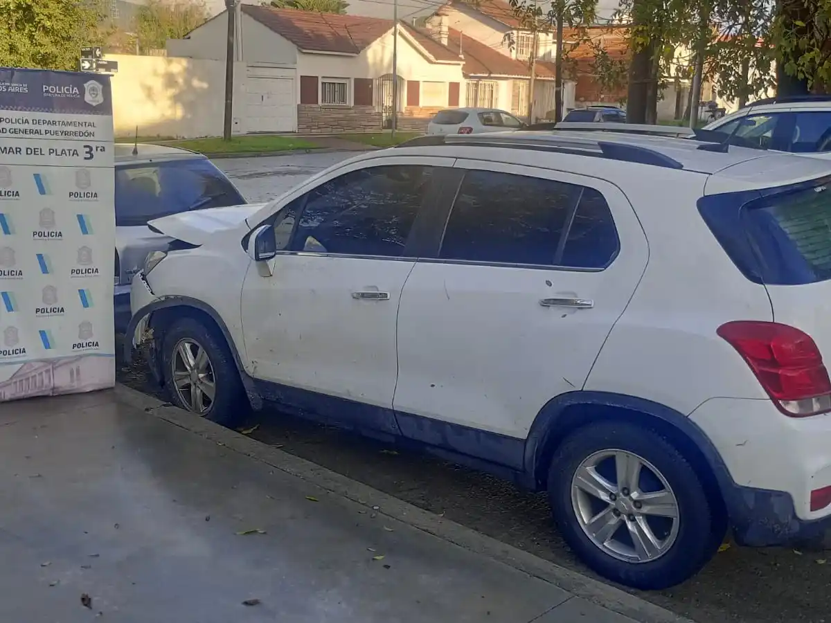 El operativo cerrojo desplegado en la zona permitió la aprehensión de dos de los implicados en Antártida Argentina y Sicilia, mientras que un tercer menor logró darse a la fuga y es intensamente buscado.