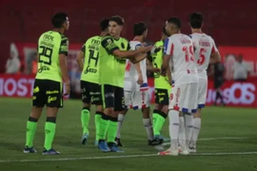 Argentinos empató con Barracas y mantiene viva la ilusión de jugar la Sudamericana