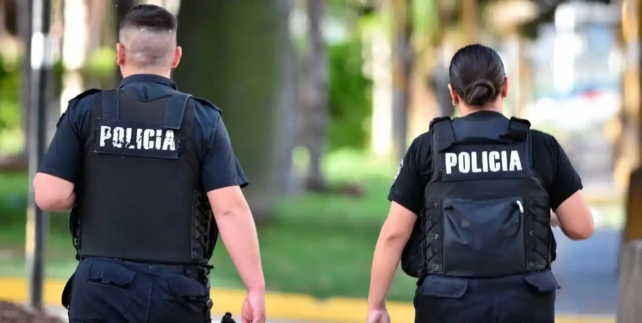 La composición de la policía provincial bajo la lupa. Foto: Manuel Fabatía.