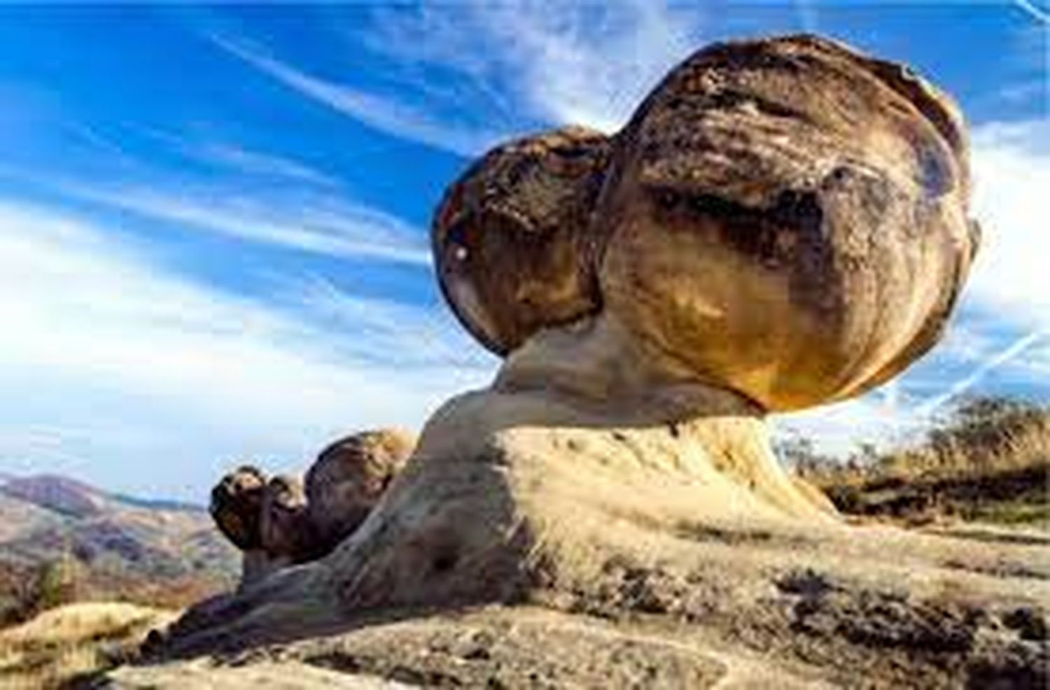 PIEDRAS CRECEN Y SE REPRODUCEN en Rumanía