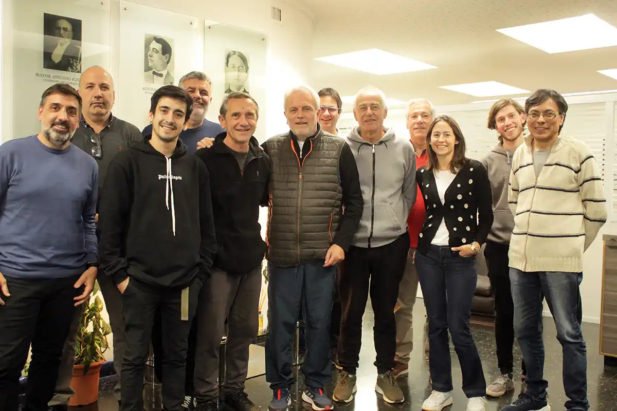 Anoche. El personal y las autoridades de la empresa despedimos a Gregorio