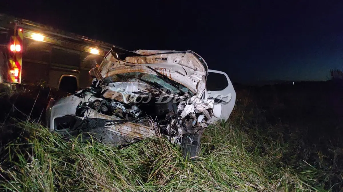 Tremendo. Impacto en plena carretera derivó en que uno de los rodados quedara irreconocible