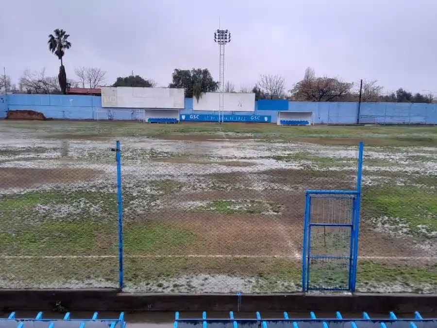 El estado del campo de juego, que imposibilitó que se juegue el encuentro