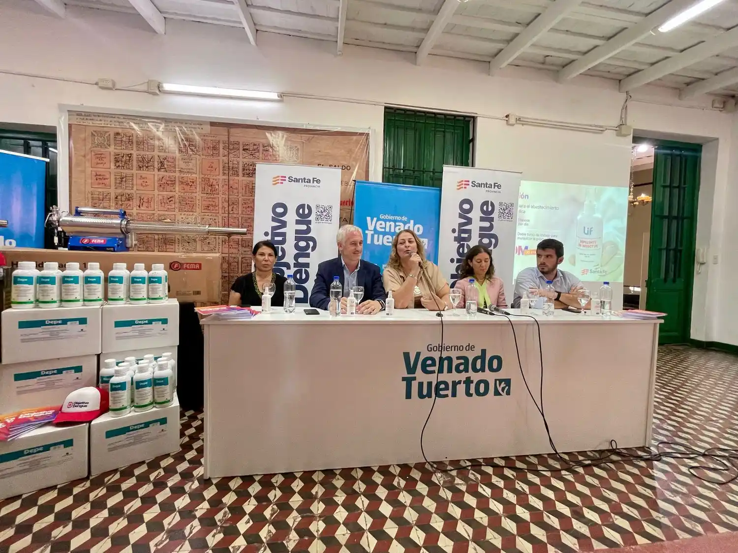 La ministra Ciancio encabezó la distribución de los insumos junto a Cunha, Di Gregorio y Chiarella.