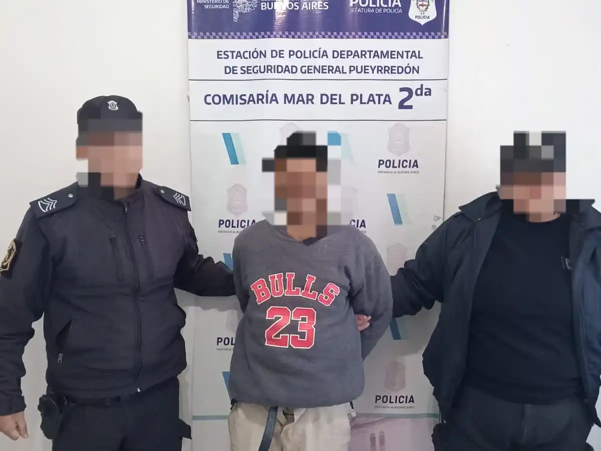 El aprehendido fue imputado por "exhibiciones obscenas agravadas" y alojado en la Unidad Penal N° 44 de Batán.