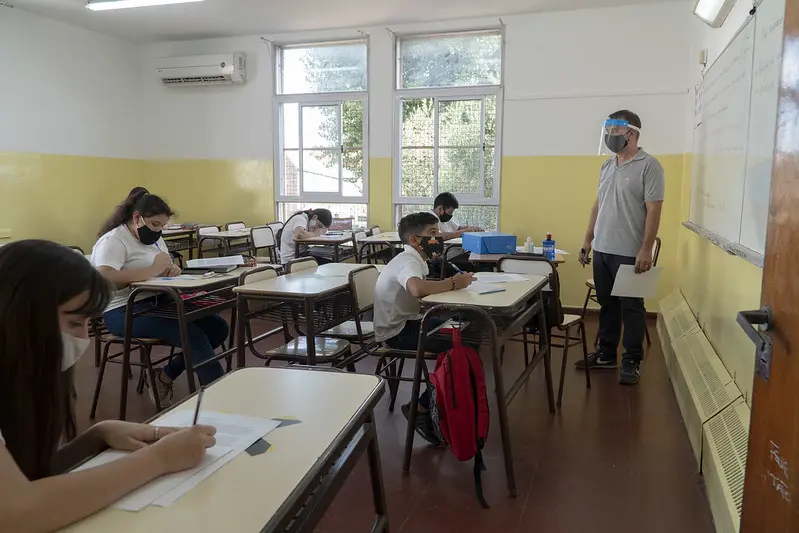 Los docentes bonaerenses que no quisieron vacunarse tienen que volver a la actividad presencial