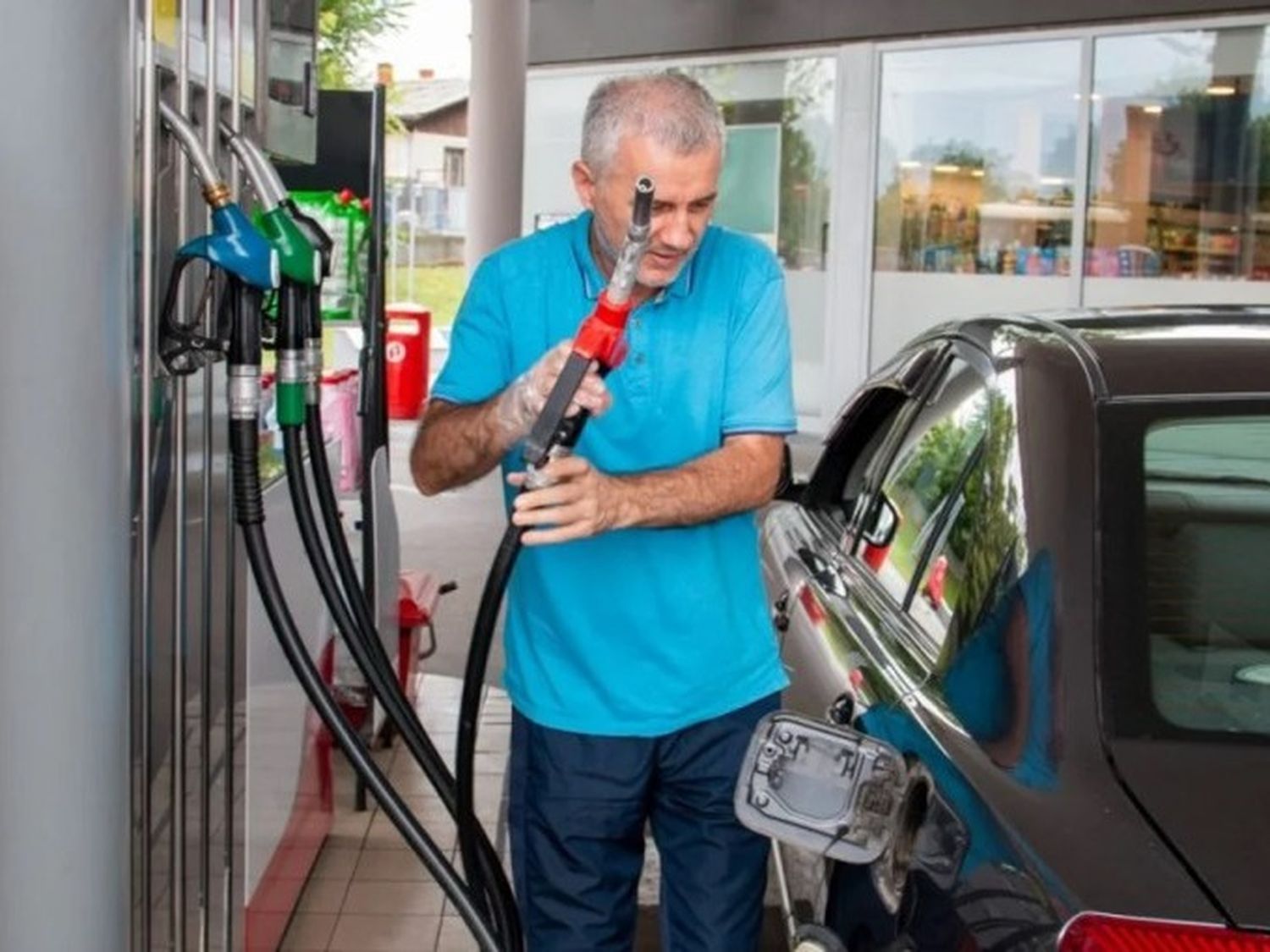 Oficializan el autoservicio de combustibles: ¿qué pasa en la provincia?