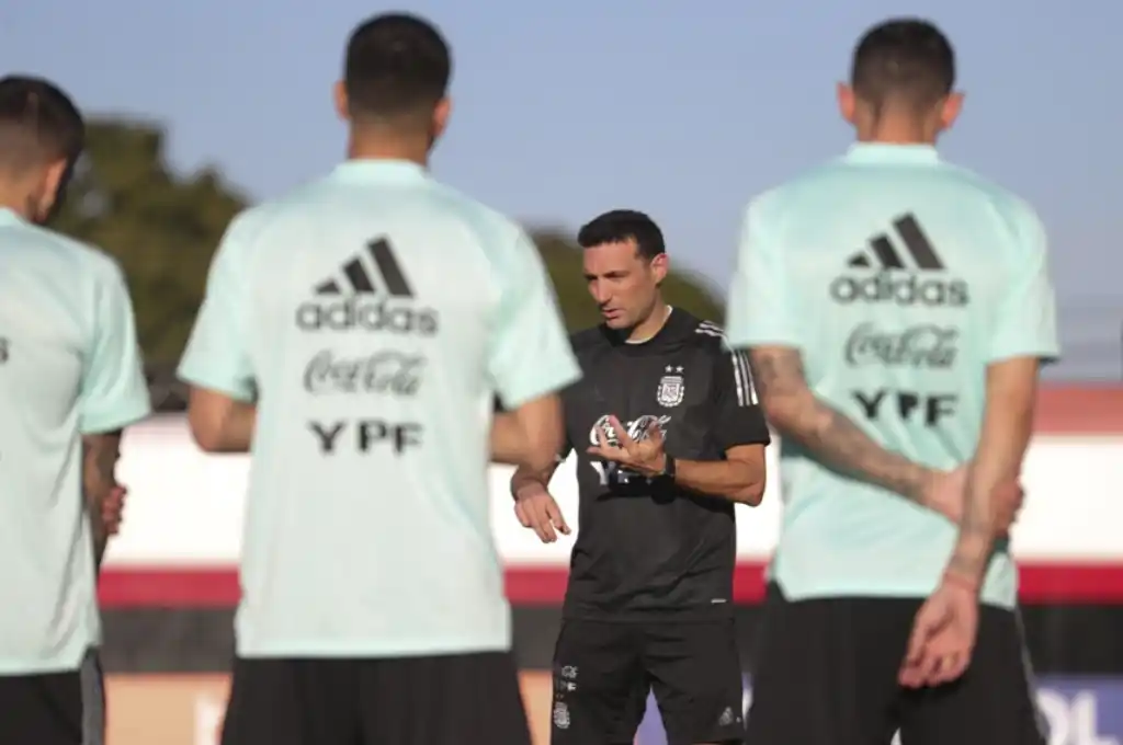 Lionel Scaloni llegó a Venezuela solo con dos jugadores