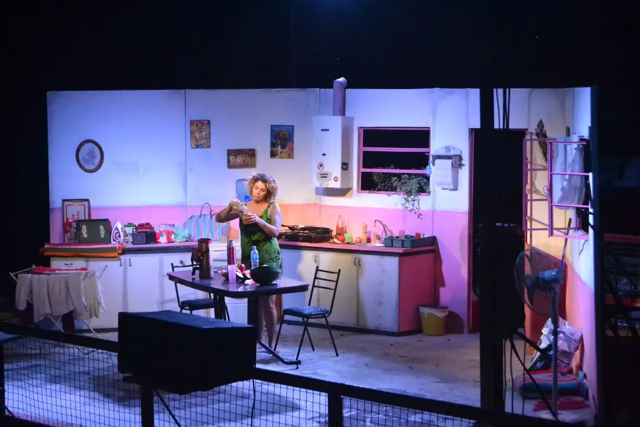 Se estrenó la Obra de Teatro Doberman