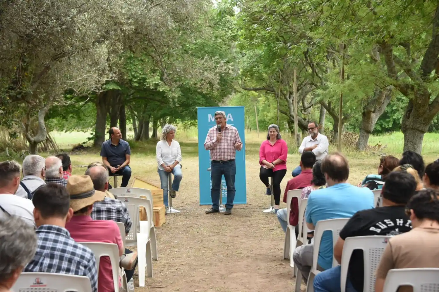 Presentaron el programa "Mi Primera Colmena" para fomentar la apicultura en la provincia