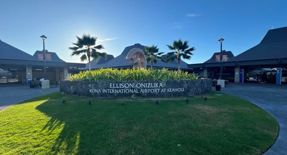 Hawaii: el aeropuerto de Keahole suspendió operaciones por grietas en la pista