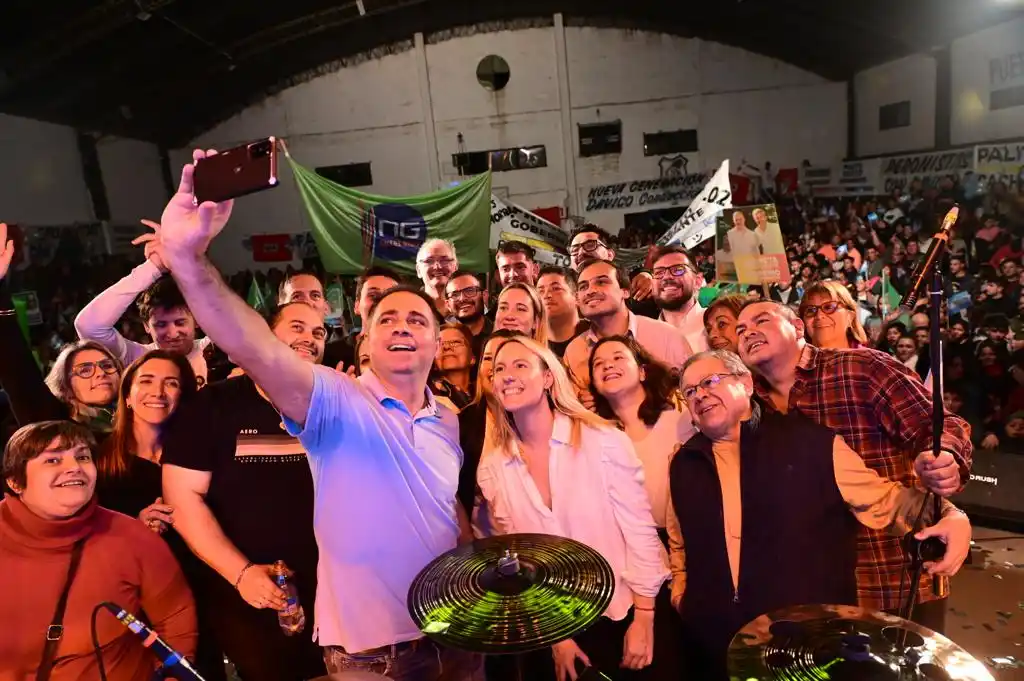 Mauricio Davico cierra su campaña con el Grupo Ráfaga en Costanera Sur