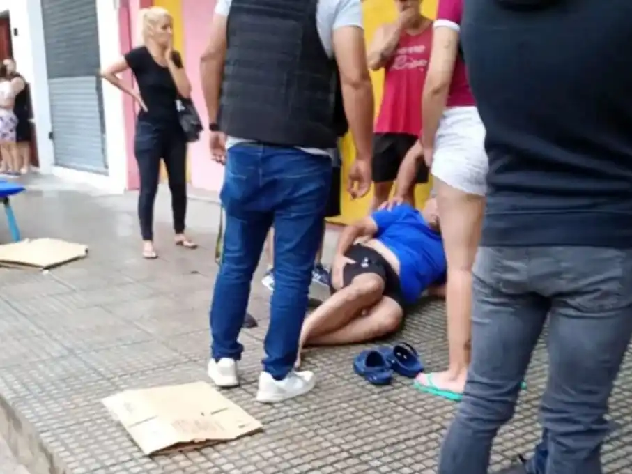 El policía estaba de civil cuando fue abordado por los cuatro delincuentes que le dispararon en la pierna.