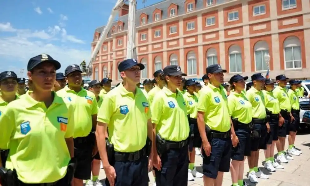 Kicillof lanza el Operativo Sol en Mar del Plata con despliegue de 17 mil efectivos para la temporada de verano