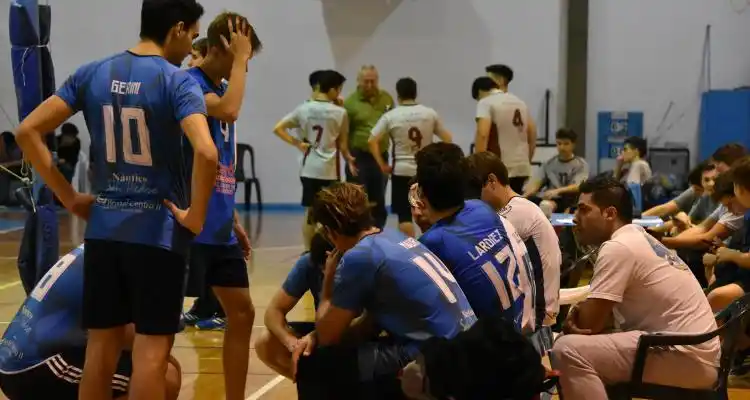 La primera masculina de Náutico compitió en Villa Ramallo