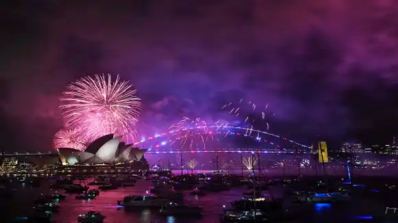 YA LLEGÓ el 2025: el mundo se despidió de un 2024 con guerras, elecciones y gloria olímpica