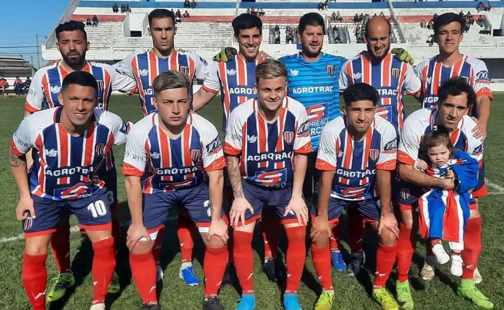 Golazo de tiro libre de Lucas Porta para la victoria de Ferro