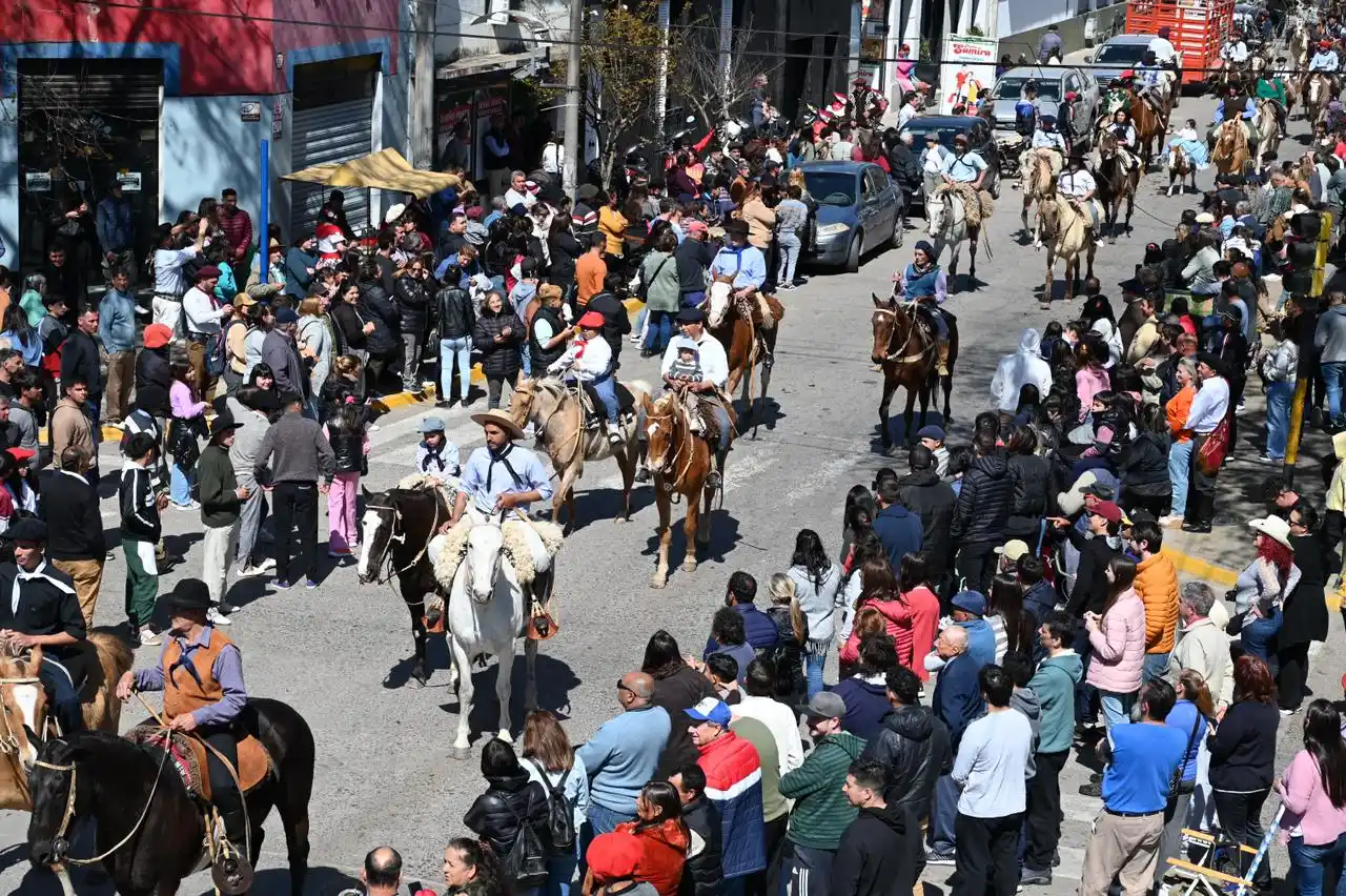 El desfile por las calles del centro.