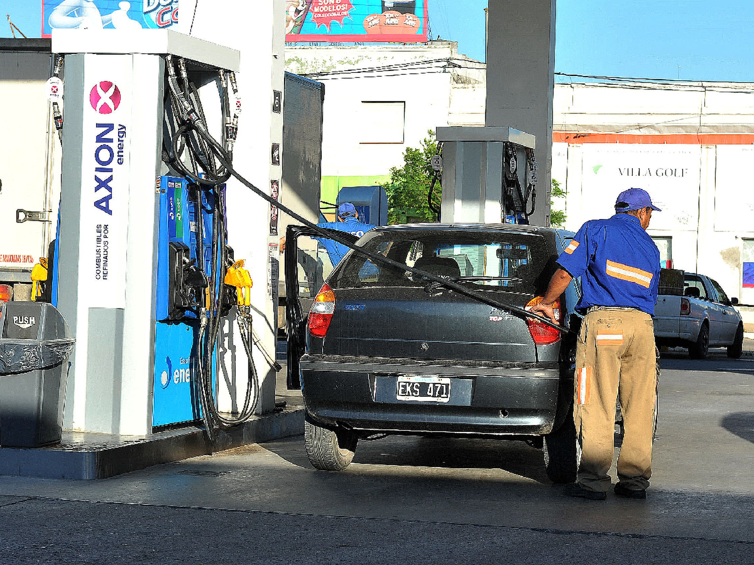 YPF y Banelco firman acuerdo para instalar cajeros automáticos en estaciones de servicio