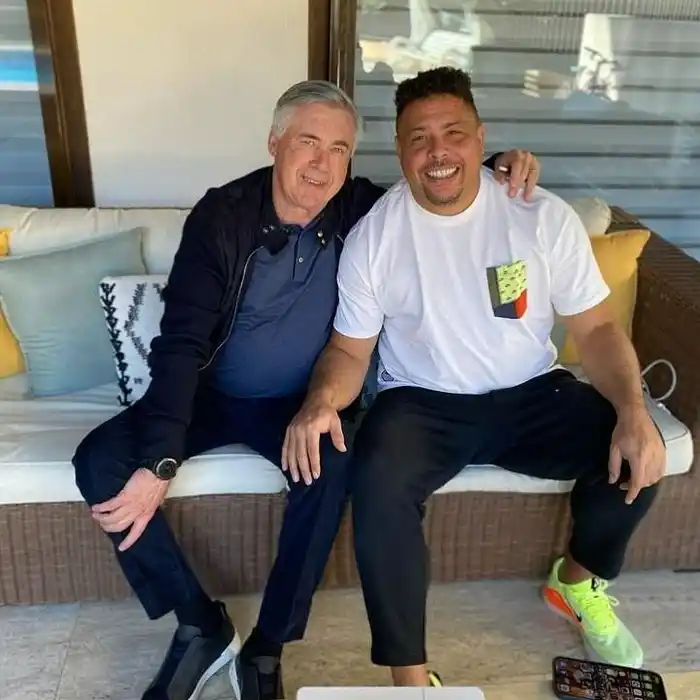 Ronaldo Nazario junto al actual director técnico del Real Madrid, Carlo Ancelotti