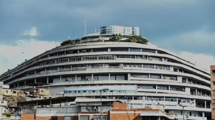 «REALIDAD HELICOIDE”: testimonios de 30 personas que estuvieron detenidas en los temidos calabozos del Sebin