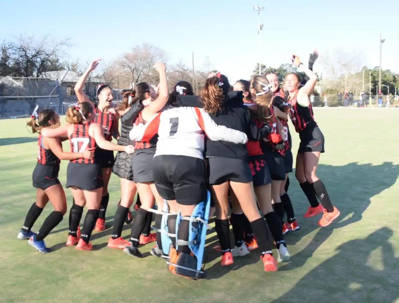 FOTO VALENTÍN SCALCINI Independiente festeja el pase a la final.