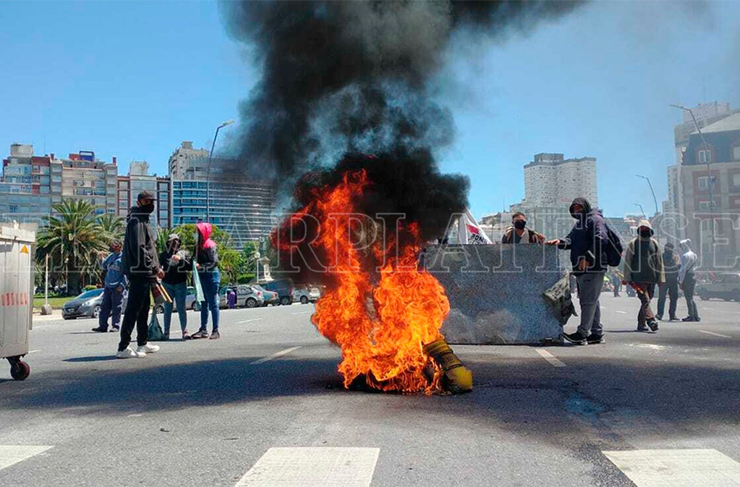Corte, acampe y caos a metros del Casino