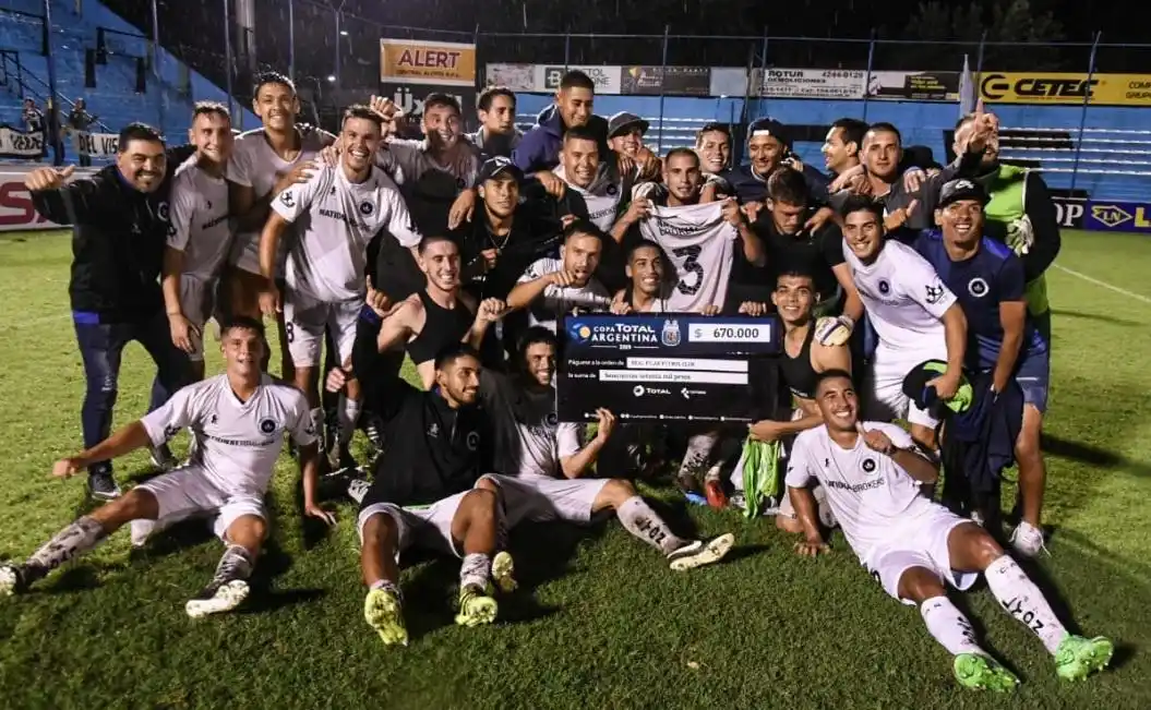Copa Argentina: Real Pilar eliminó a Vélez e hizo historia