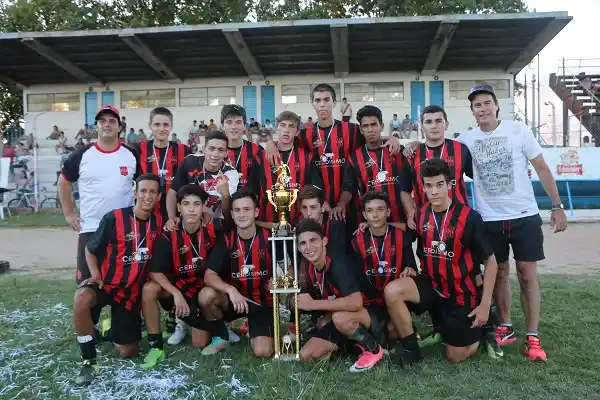 Fútbol Infantil: Central, Independiente y Pueblo Nuevo festejaron 