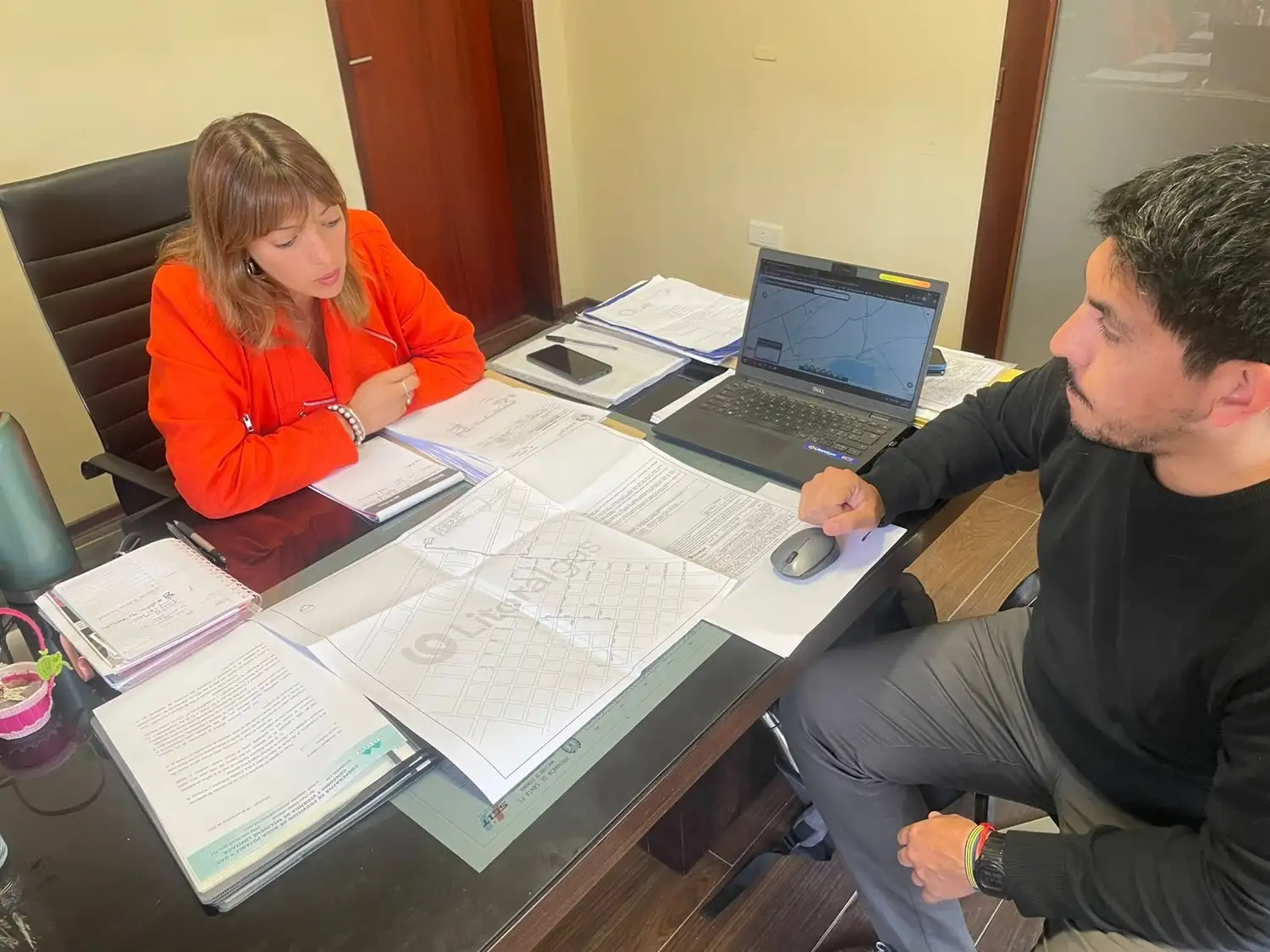 La presidente comunal Gallisso encabezó el encuentro con referentes de Litoral Gas