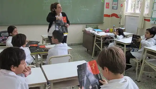 Docentes a dedo: “Acordamos una suba del código de traslado del 22%”