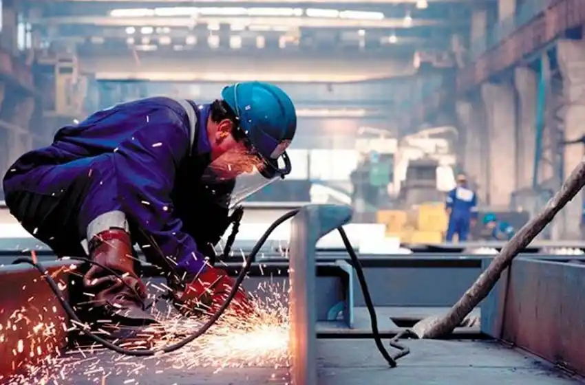 La actividad económica sufrió su tercera caída consecutiva: 4,4%