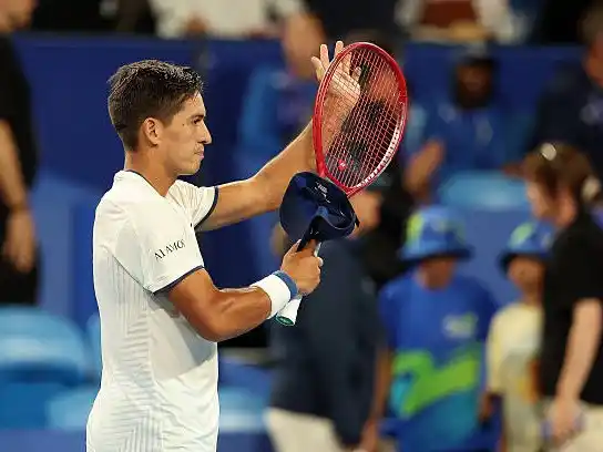 Báez avanzó a los octavos de final.