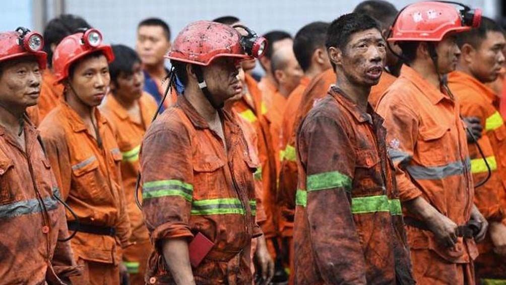 Los mineros atrapados lograron enviar una nota a los socorristas