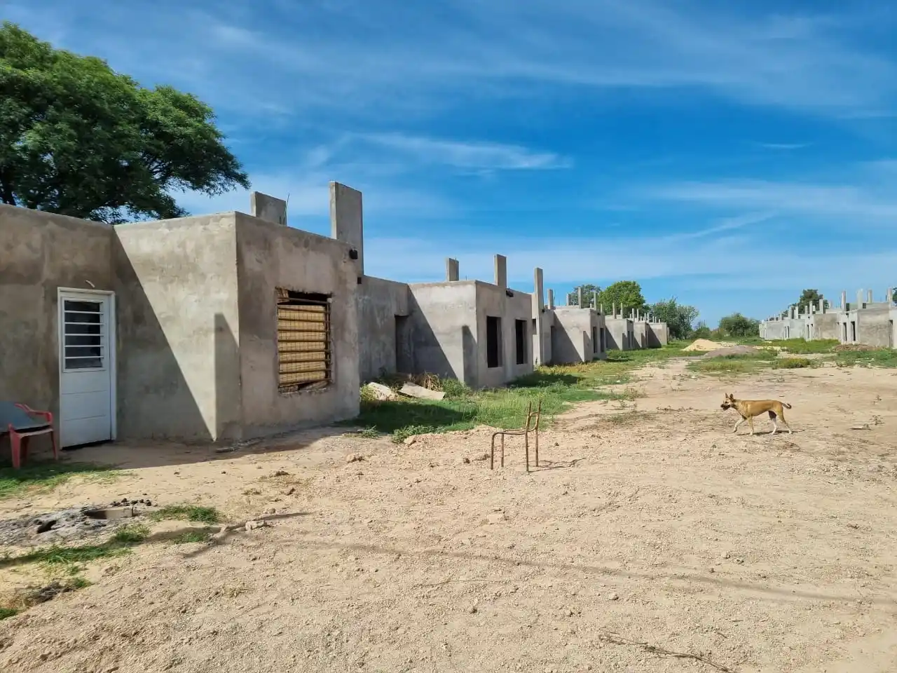 89 viviendas obra paralizada