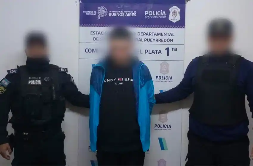 Salió del colegio y lo robaron en banda: todos menores